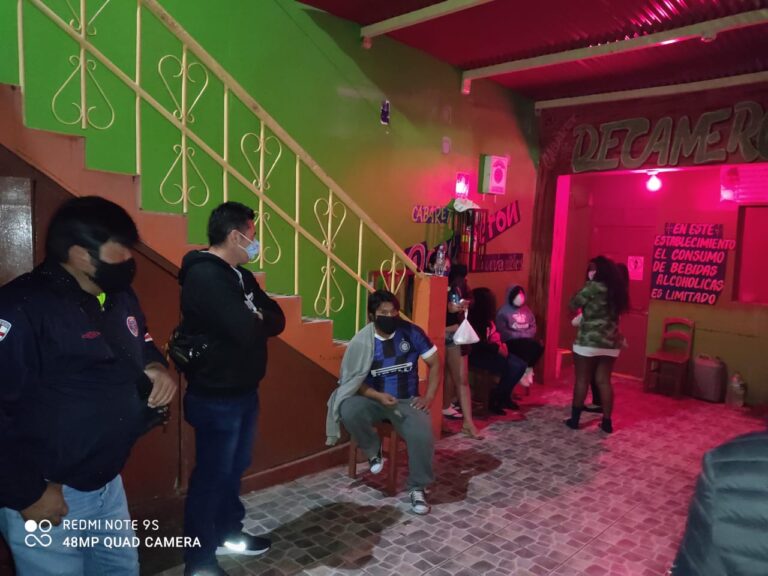 Detienen a 14 personas en un local nocturno de Mollendo donde estaban consumiendo bebidas alcohólicas