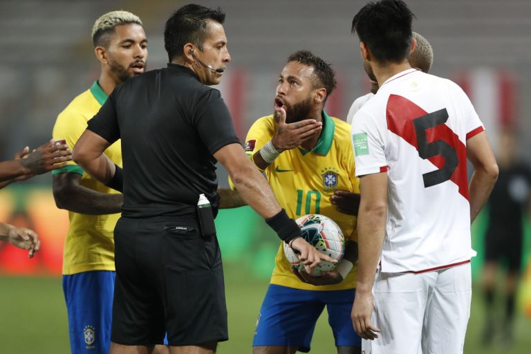 Perú vs. Brasil: Germán Leguía califica de “robo brutal” arbitraje de Julio Bascuñán