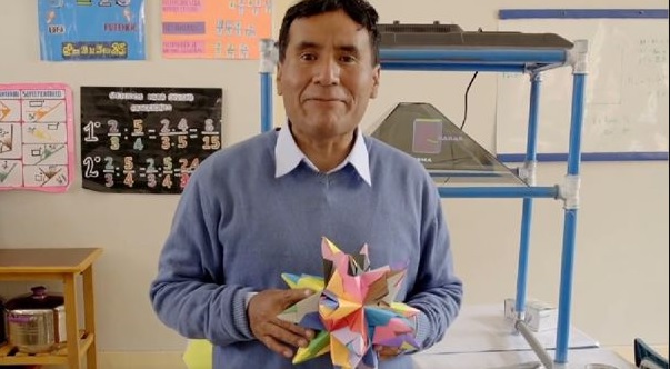 Profesor huancaíno tiene un innovador método de enseñanza con premios nacionales