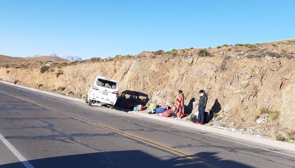Despiste de minivan en la carretera Arequipa-Puno ocasionó la muerte de un menor de edad