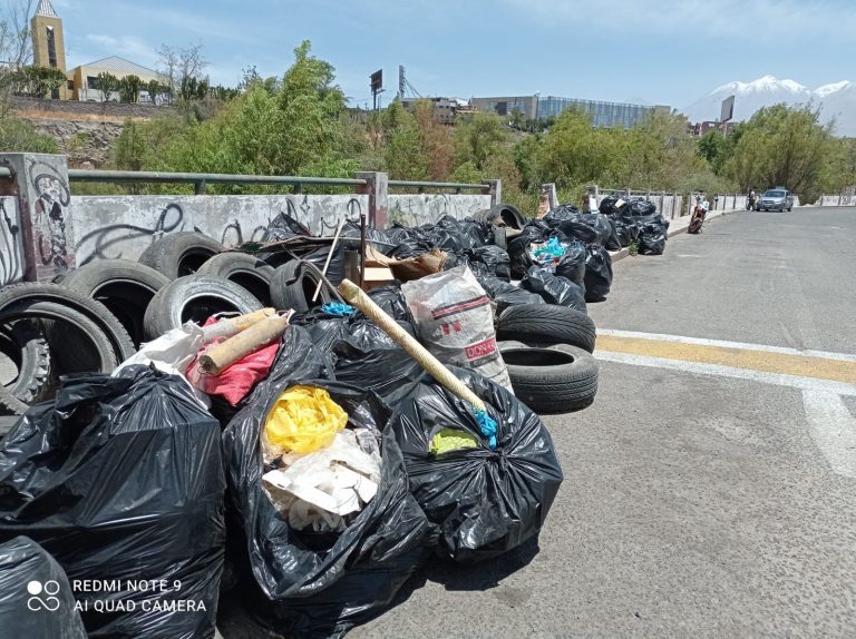 Regresó la contaminación al río Chili: Recolectan 5 toneladas de basura en cauce