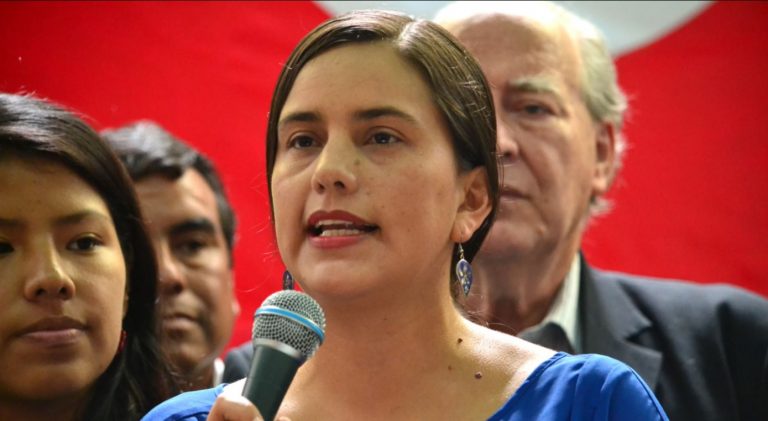 Verónika Mendoza encabeza plancha presidencial en Juntos por el Perú