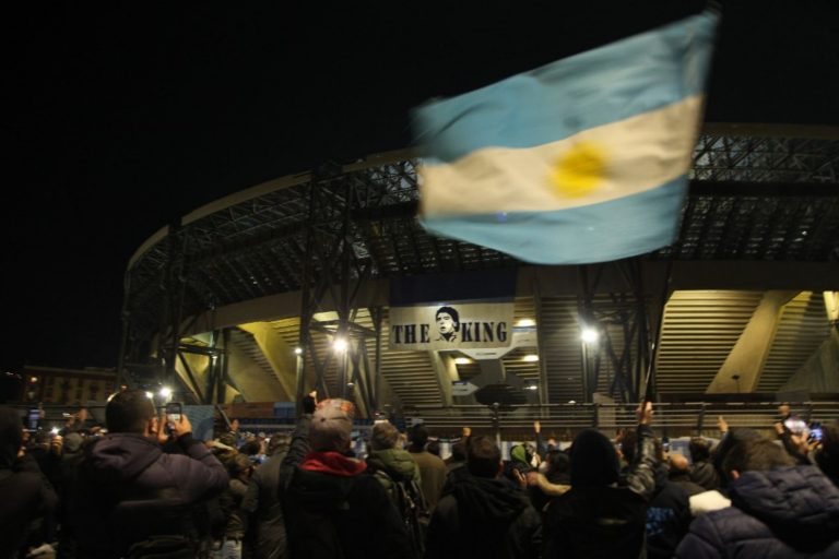 Nápoles: confirman que el San Paolo se llamará “Diego Armando Maradona”