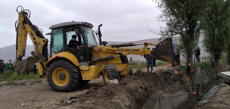 Arequipa: Destrozan construcción de bases de un puente en Cocachacra por no tener permisos