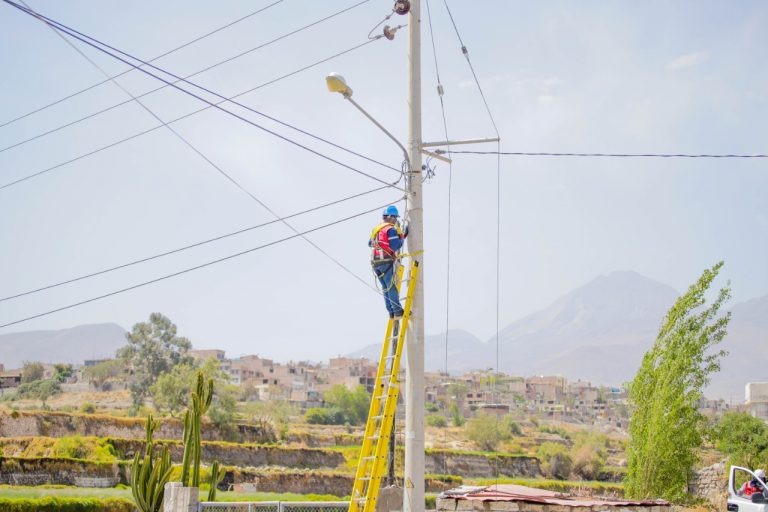 Más 260 distritos de Arequipa serán beneficiados con internet gratuito a través de fibra óptica