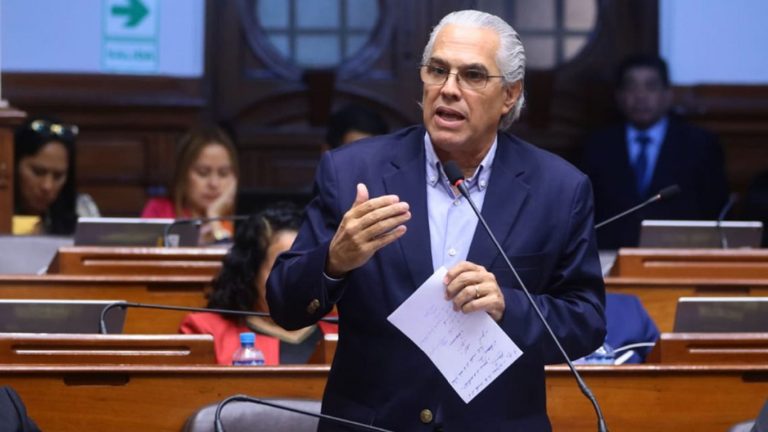 El Partido Morado retira a Gino Costa de la comisión de elección del TC y noticia se vuelve viral en twitter