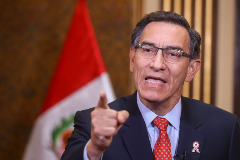 Fiscalía pide 18 meses de impedimento de salida del país contra expresidente Martín Vizcarra