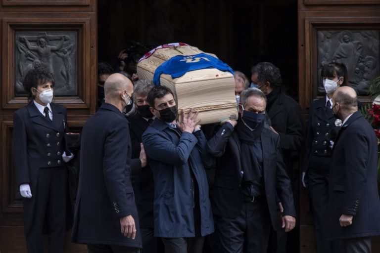 Paolo Rossi: Entran a robar en casa del futbolista durante su funeral