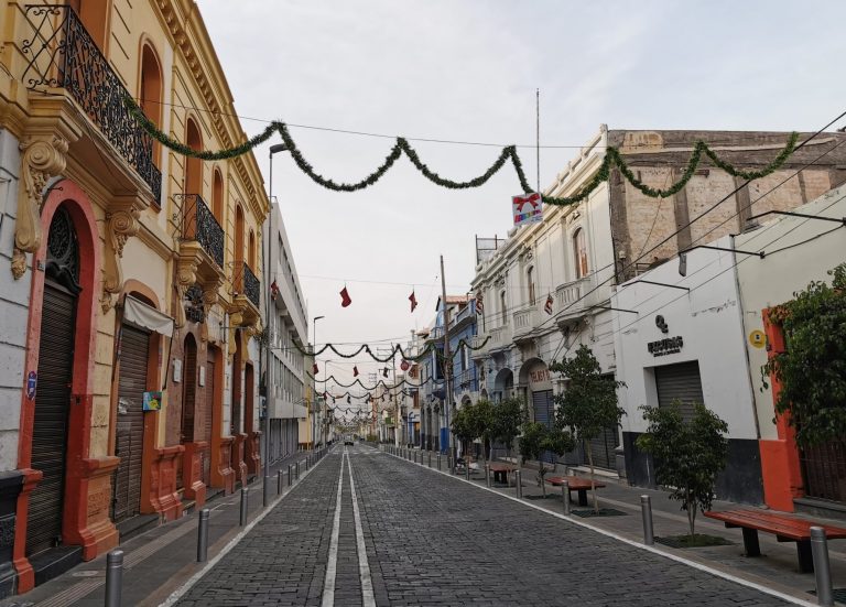 Arequipa: Llegó el espíritu navideño a la calle San Juan de Dios