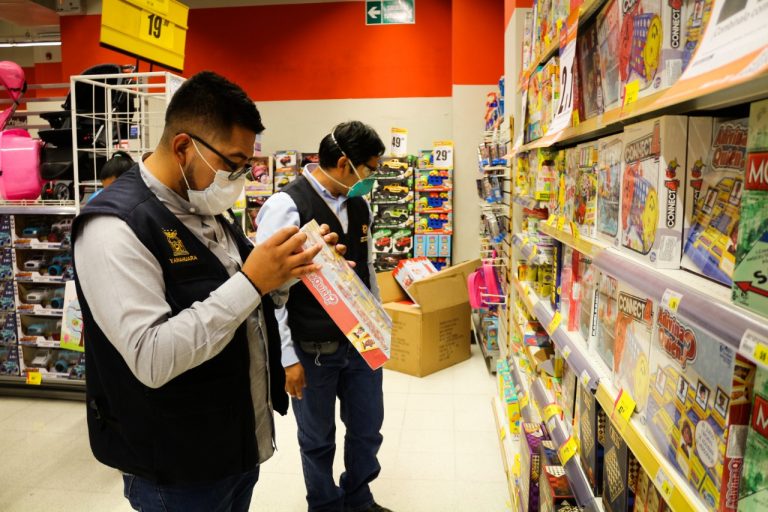 Arequipa: Decomisan más de 200 juguetes del supermercado Metro por no tener registro sanitario
