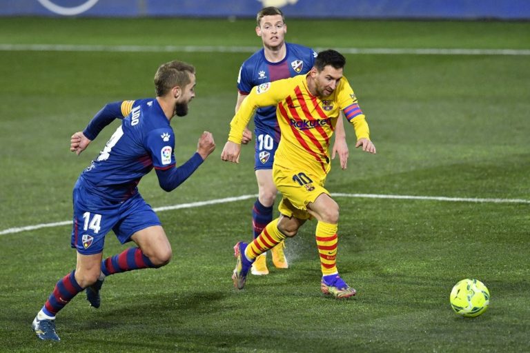 Barcelona gana 1-0 al Huesca pero deja dudas de su capacidad ofensiva