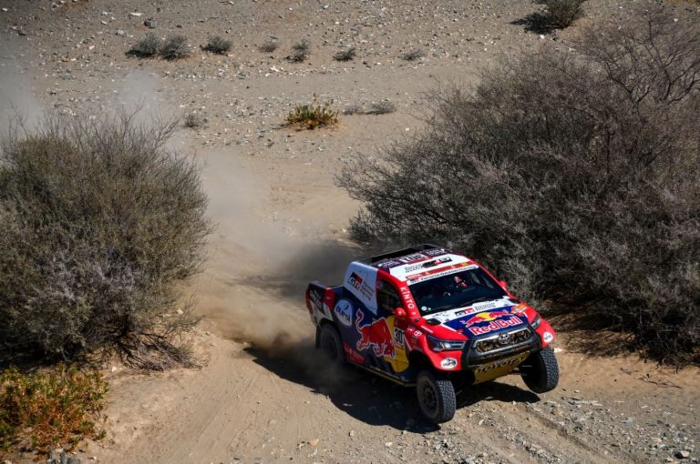 Rally Dakar: Al-Attiyah gana la segunda etapa y Sainz cede el liderato a Peterhansel