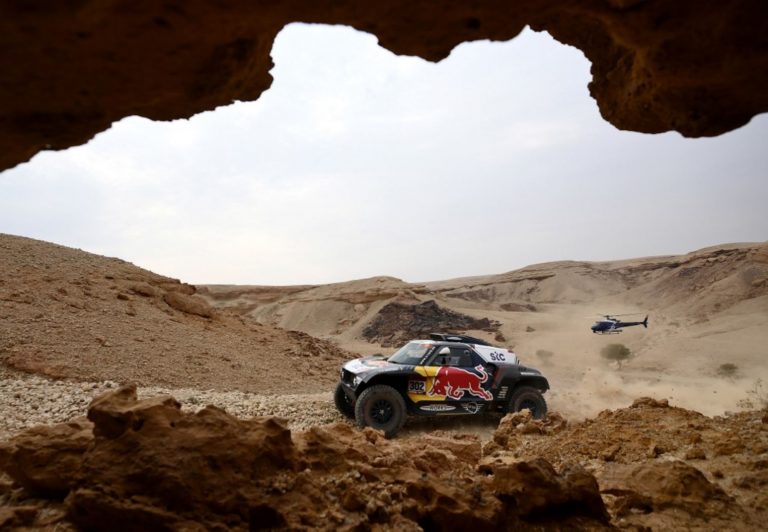 Dakar: De Villiers gana la 5ª etapa, Peterhansel sigue al frente en coches
