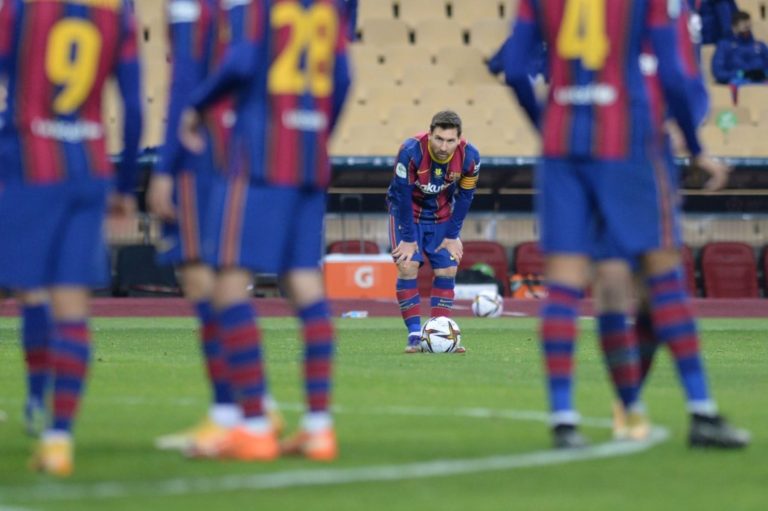 Athletic gana al Barcelona y se lleva la Supercopa, Messi expulsado