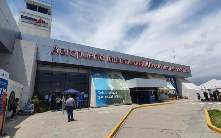 Arequipa:  149 pasajeros que arribaron en vuelo desde Chile fueron sometidos a pruebas rápidas de coronavirus