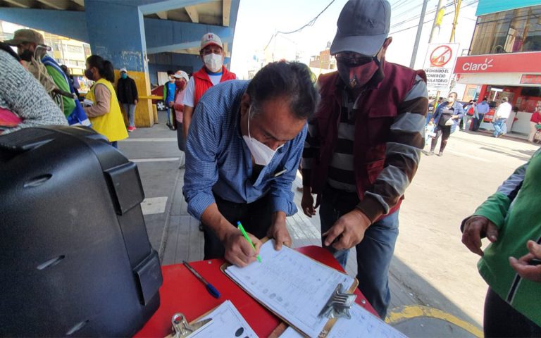 Arequipa: faltan 152.000 firmas para la revocatoria del alcalde provincial, Omar Candia.