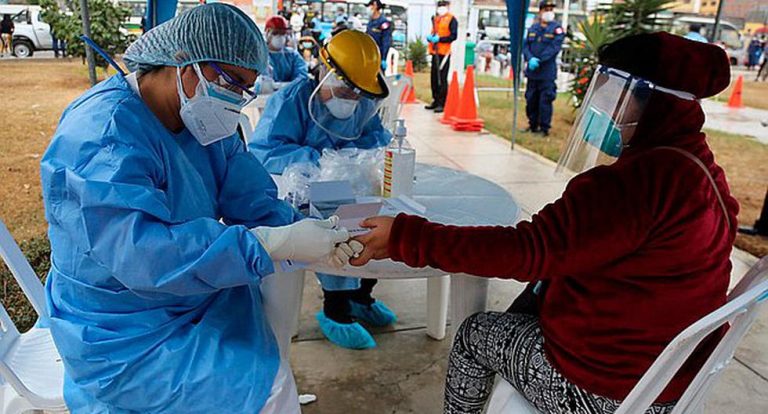 Colegio Médico del Perú advierte que Segunda ola del COVID-19 “está casi incontrolable”