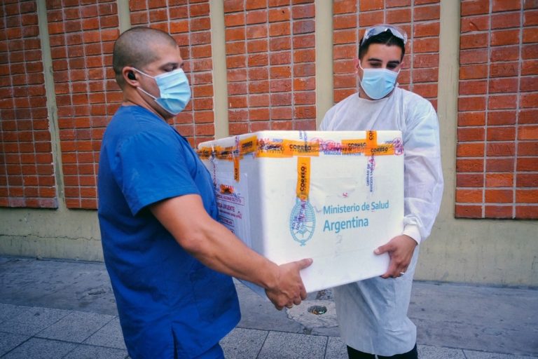 Argentina: Segundo envió de 300 mil vacunas llegarán de Moscú