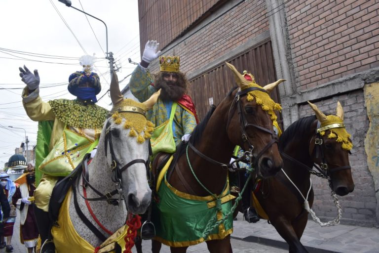 Sacudida de Perales y la bajada de Reyes en Arequipa