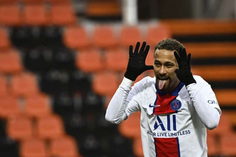 El PSG asegura que renovación de Neymar va por buen camino