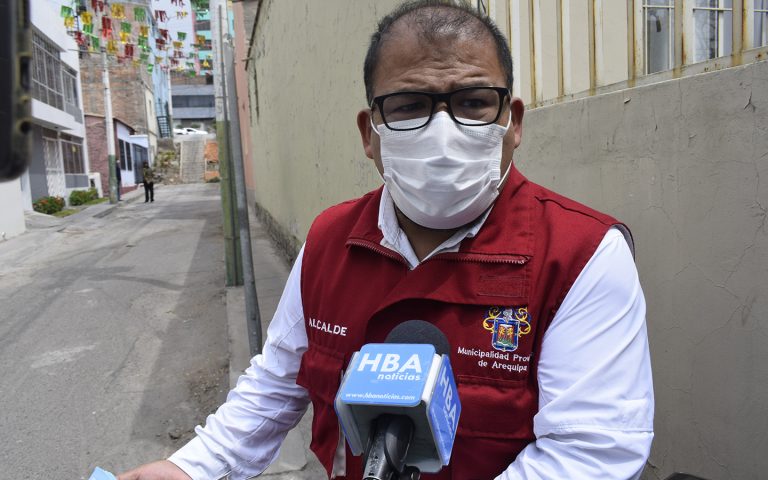 Arequipa: Alcalde Omar Candia se pronunció sobre la vacunación secreta de funcionarios