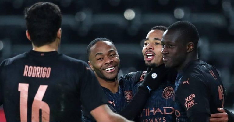 Manchester City avanzó en la Copa FA