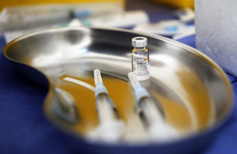 Comisión investigadora solicitará el acceso al contrato de compra de vacunas con Sinopharm