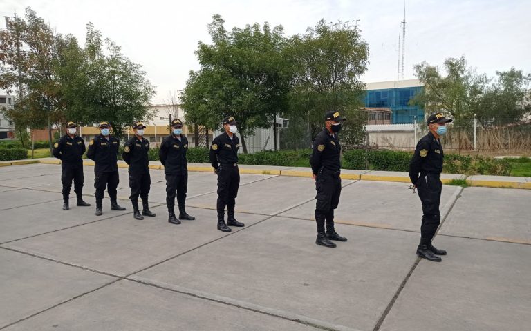 Arequipa: Policías se hacen presentes en donación de sangre para menores con leucemia en el Iren- Sur