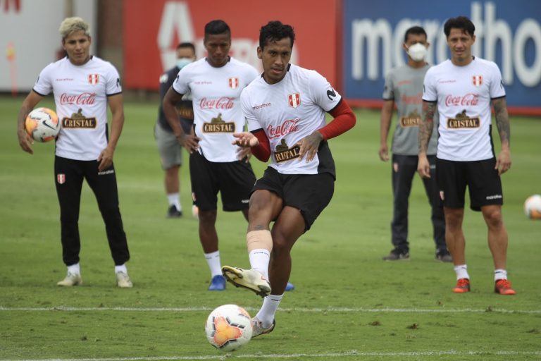 Renato Tapia y Advíncula con el riesgo de no jugar ante Bolivia y Venezuela