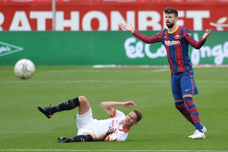 Barcelona:Piqué sufre un esguince de rodilla a una semana del PSG