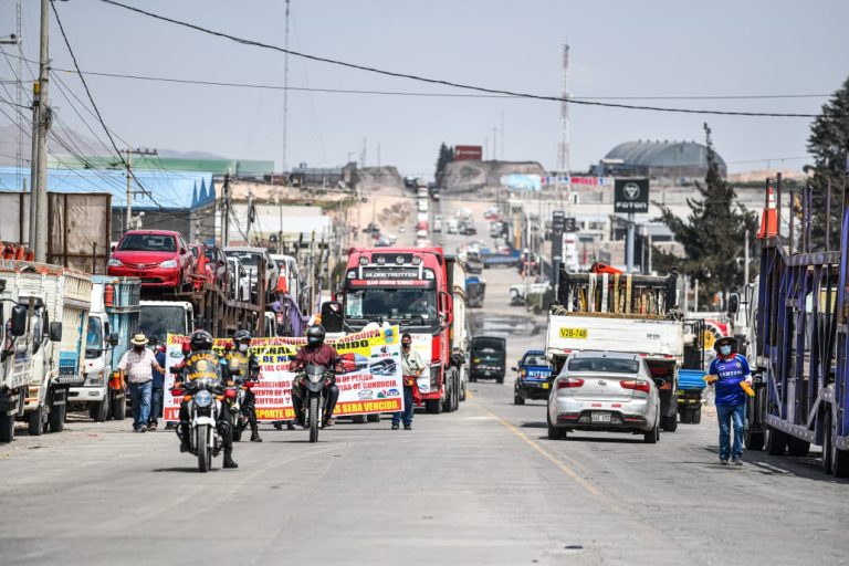 Arequipa: Transportistas listos para iniciar huelga indefinida
