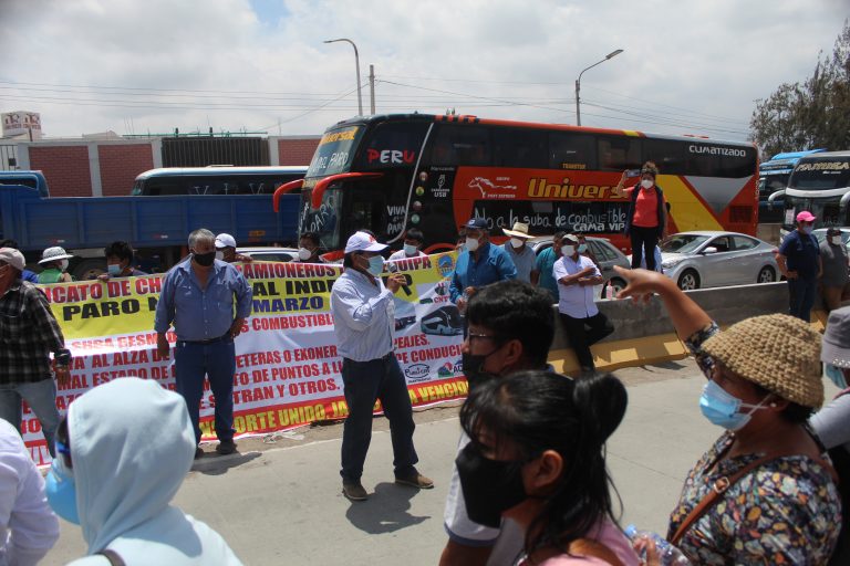Arequipa: Transportistas ingresarán en huelga indefinida la siguiente semana