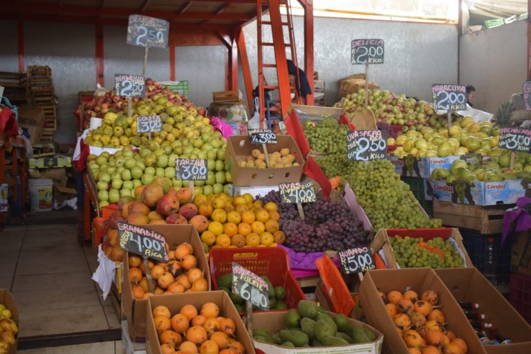 Camiones de frutas no ingresarían a Arequipa por el paro de transportistas