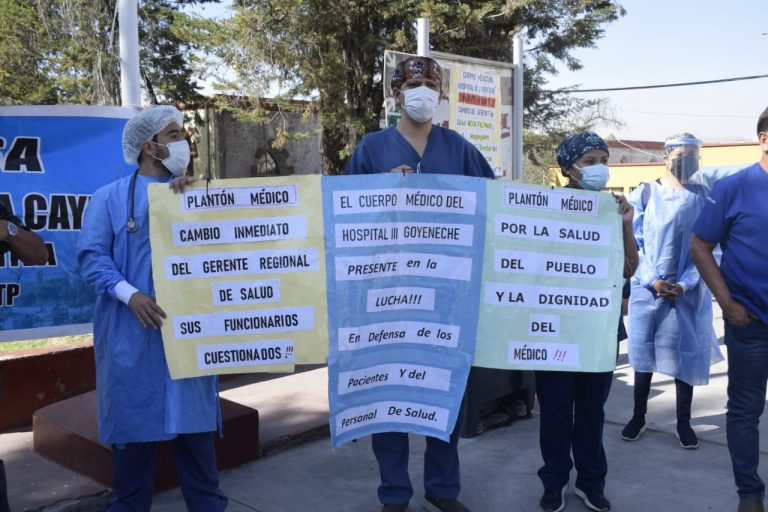 Trabajadores de salud del Hospital Goyeneche siguen rechazando la designación del nuevo director