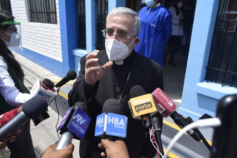 Arzobispo de Arequipa: «Es lamentable que las autoridades del Gobierno vivan de espaldas al pueblo que quiere celebrar la Pascua»
