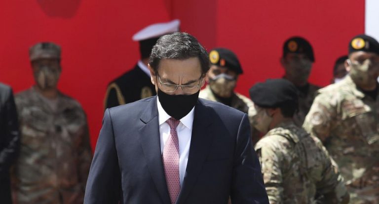 Fiscalía pide 18 meses de prisión preventiva para el expresidente Martín Vizcarra