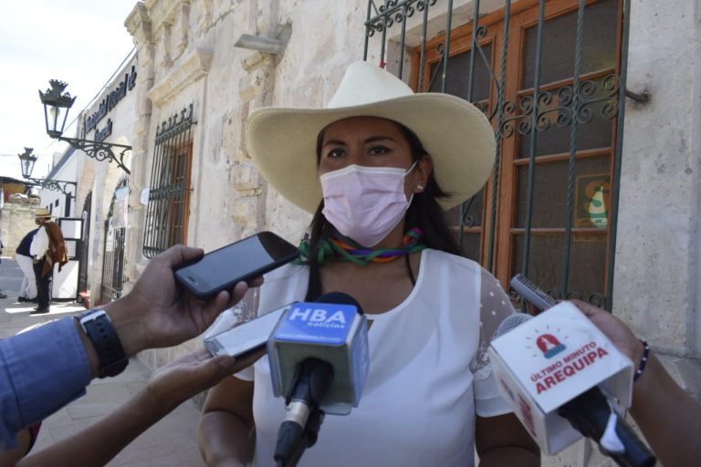 Alcaldesa de Quequeña pide el apoyo de la PNP para recuperar equipos valorizados en S/17 000