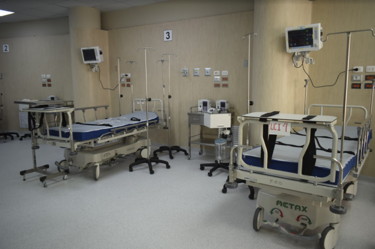 Falta de personal imposibilitaría el uso de camas UCI en el Hospital Honorio Delgado