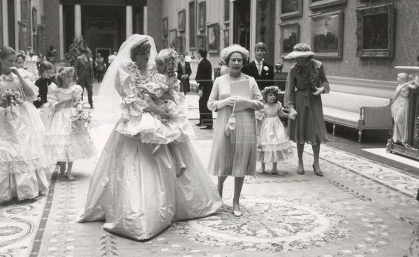 Vestido de novia de Diana de Gales se exhibirá por primera vez
