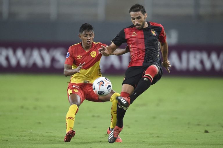 El Melgar visita hoy al Aucas para dar un paso a octavos de la Sudamericana