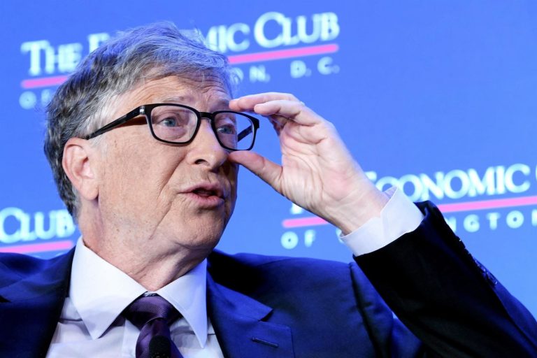 Bill Gates pide a los países compartir vacunas con los desfavorecidos