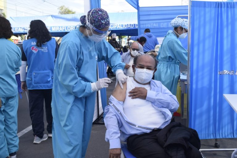 Proceso de vacunación en Miraflores no presentó muchos inconvenientes