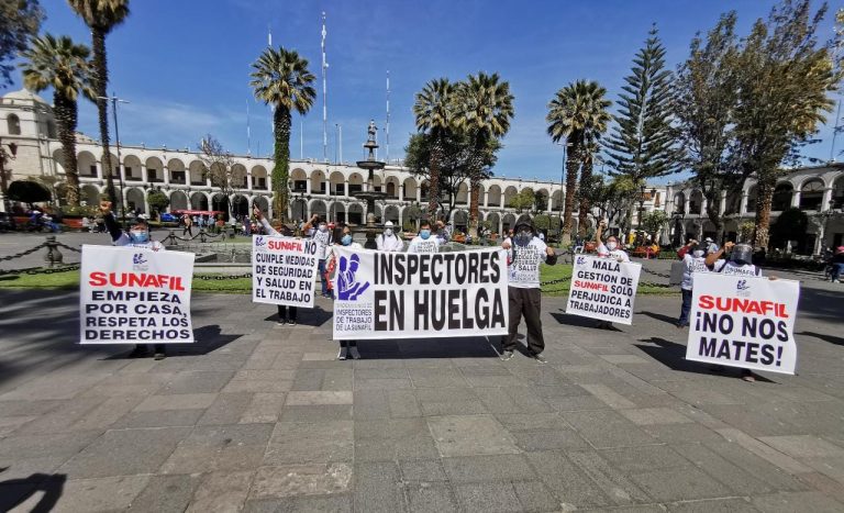 Trabajadores de Sunafil protestan y anuncian huelga indefinida