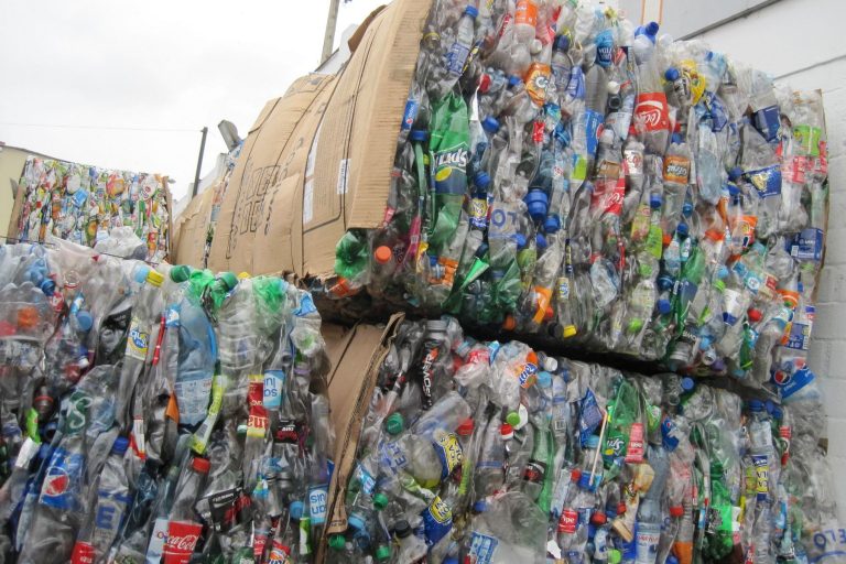 Más de veinte toneladas de reciclaje se recogen al mes
