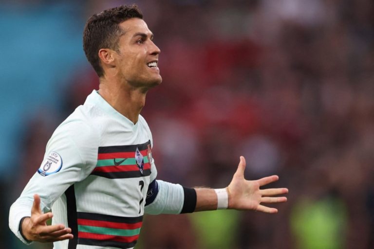 Eurocopa: el impacto de los gestos de Ronaldo y Pogba frente a la marcas