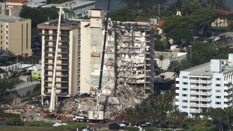 Asciende el número de fallecidos a diez tras el derrumbe de edificio en Miami