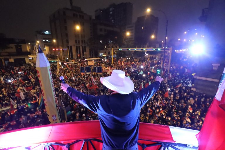 Al 100 % de actas procesadas, Castillo se convierte en el presidente del bicentenario del Perú