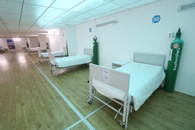 Instalan 50 camas en el Centro de Aislamiento Temporal Cerro Juli para atender alta demanda de pacientes