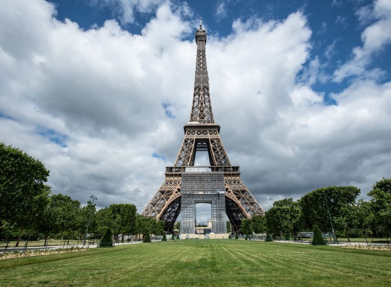 Ofrecerán pruebas antígenas en la entrada de la Torre Eiffel