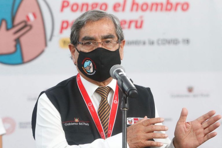 Ministro de Salud rechaza las declaraciones de Rafael López, quien indicó que la vacuna de Sinopharm no protege contra el COVID-19